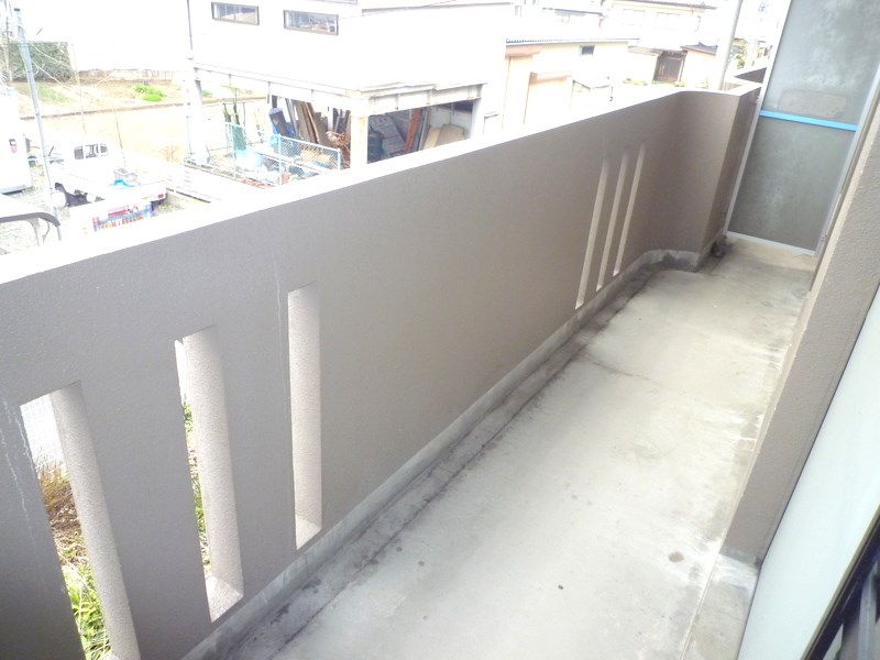 バルコニー　写真は205号室（参考）