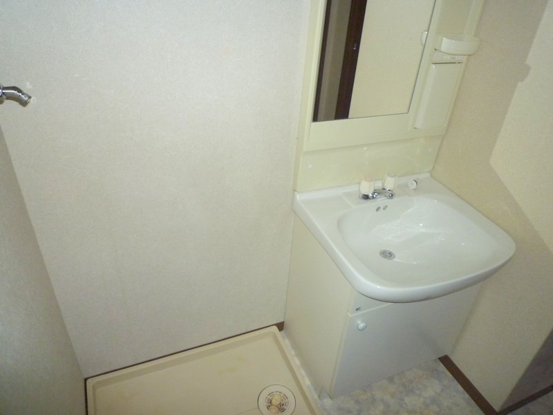 洗面設備　写真は205号室（参考）
