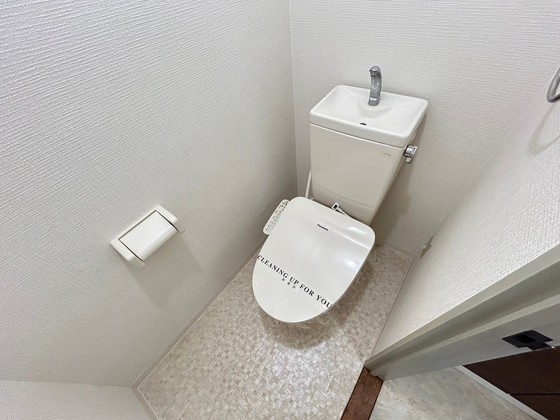 トイレ　※別号室の写真です