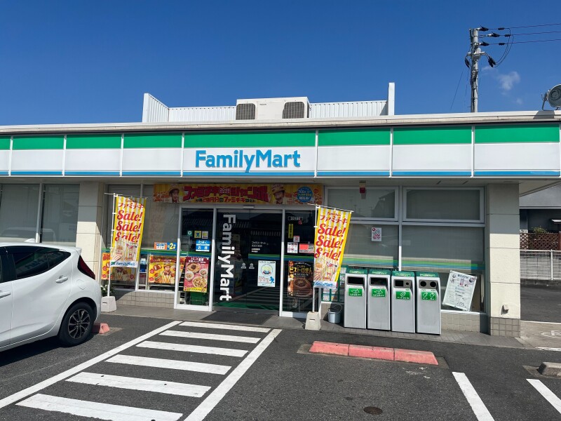 コンビニ　ファミリーマート堺美原小寺店（コンビニ）まで625m