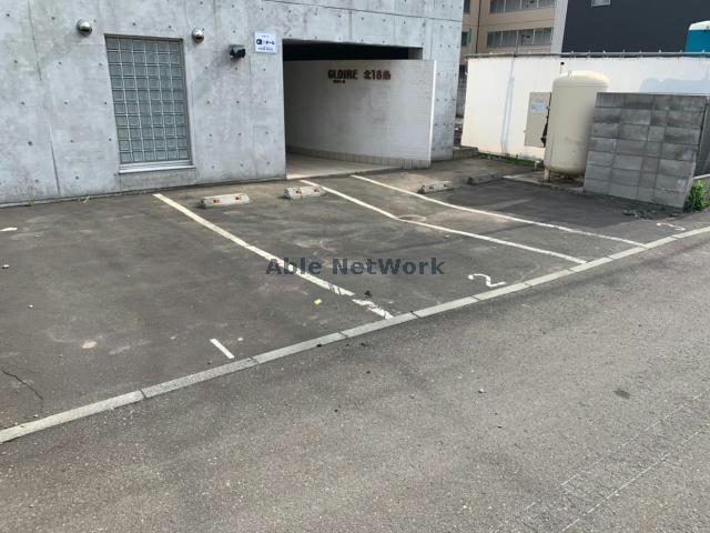 駐車場　駐車場