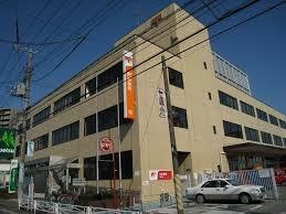 郵便局　草加郵便局（郵便局）まで558m