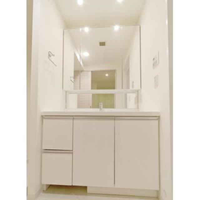 洗面設備　※写真は同タイプ住戸です。