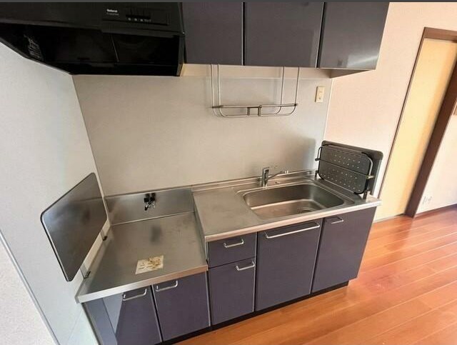 キッチン　同物件別号室の写真です。