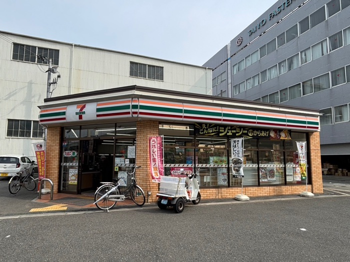 コンビニ　セブンイレブン（コンビニ）まで540m