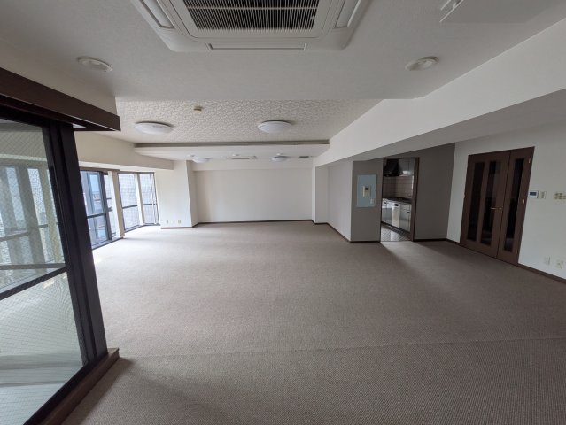 居室・リビング　バードヒル伏見