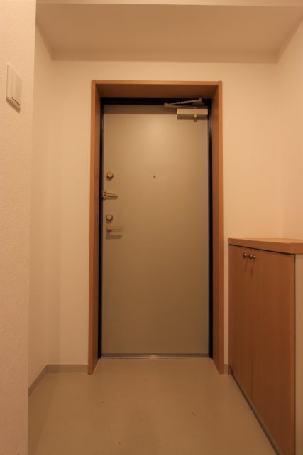 玄関　別号室の写真です（反転）