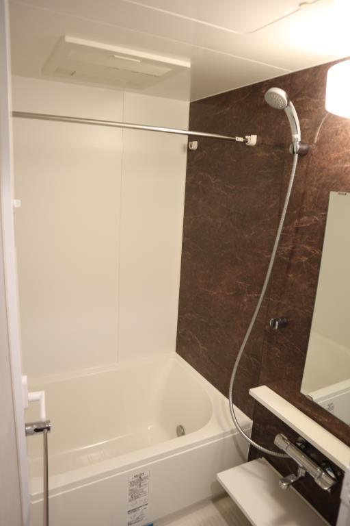 バス・シャワールーム　バスルーム