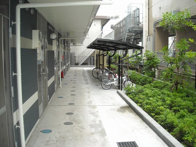 その他　屋根付き駐輪場