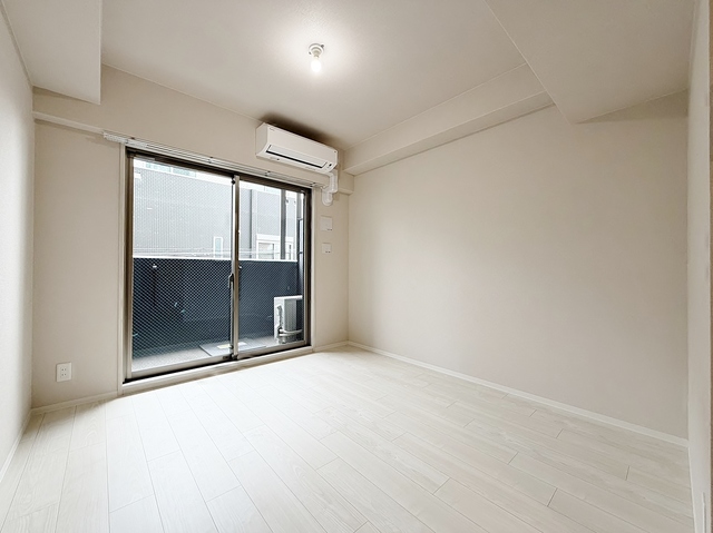 居室・リビング　洋室６．４帖