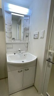 洗面設備　同一仕様・反転タイプ