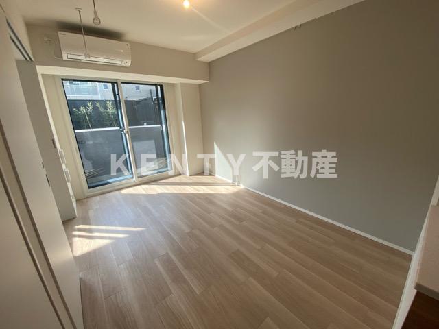 居室・リビング　こちらのリビングで趣味の時間をお楽しみください