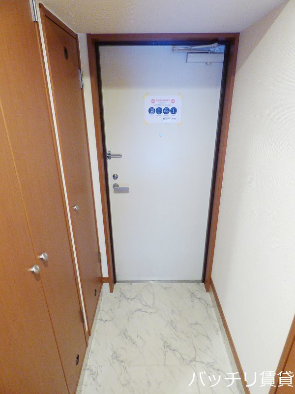 玄関　同型タイプの為、現況優先