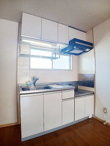 キッチン　コンパクトなキッチンで掃除もラクラク