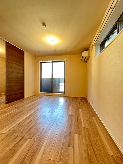 居室・リビング　★キレイなフローリングの角部屋です★