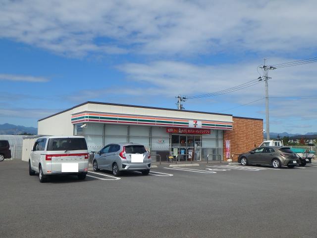 コンビニ　セブンイレブン（コンビニ）まで407m