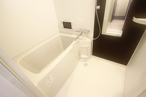 バス・シャワールーム　※別部屋の写真です