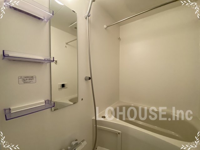 バス・シャワールーム　反転タイプのお部屋の画像です。
