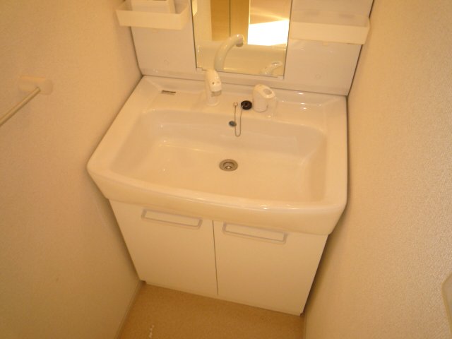 洗面設備　※同型モデル