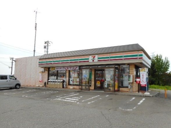 コンビニ　セブンイレブン（コンビニ）まで1030m