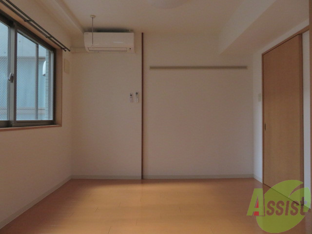 居室・リビング　陽の光が差し込む明るいお部屋は気持がいいですね～