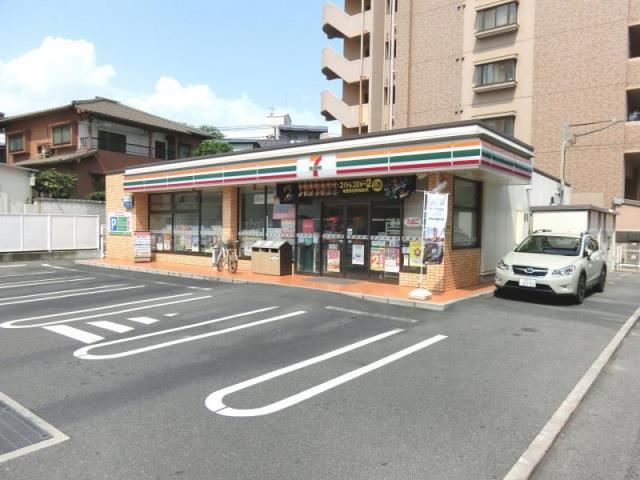 コンビニ　セブンイレブン（コンビニ）まで640m