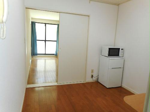 居室・リビング　部屋によっては家具家電が付いておりません