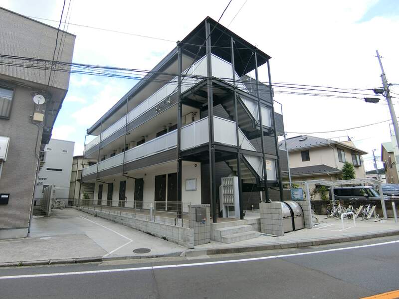 建物外観　【女性のお一人暮らしでも安心のセキュリティ♪】