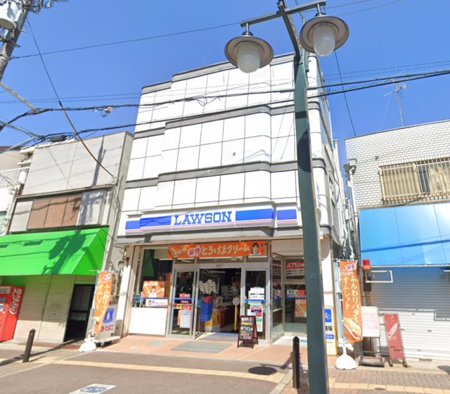 コンビニ　ローソン柏原駅西店（コンビニ）まで304m