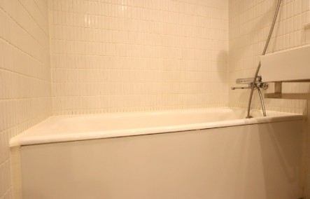 バス・シャワールーム　写真は同タイプ住戸です。