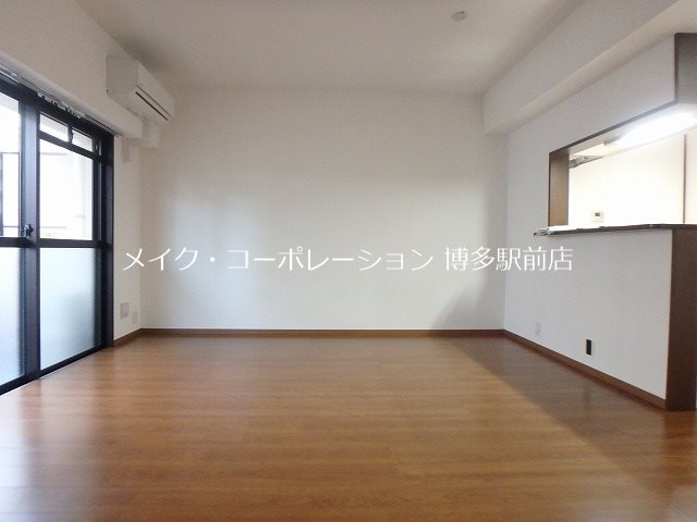 居室・リビング　※写真は棟内別部屋参考写真
