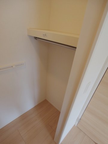 収納　※同物件別部屋の写真です。 ※内装の色味に相違がある場合は現