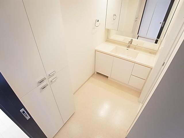 洗面設備　同一物件別部屋写真