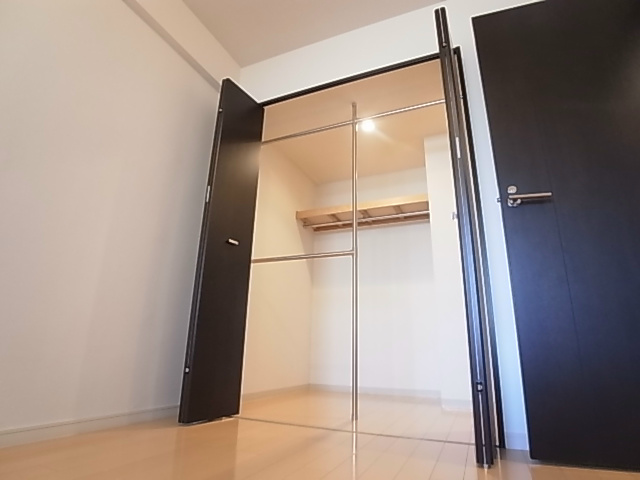 収納　同一物件別部屋写真