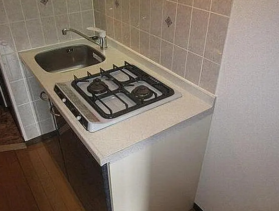 キッチン　別部屋の画像を使用しております。