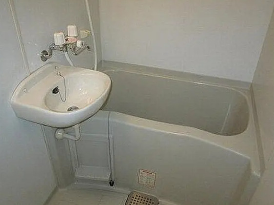 バス・シャワールーム　別部屋の画像を使用しております。