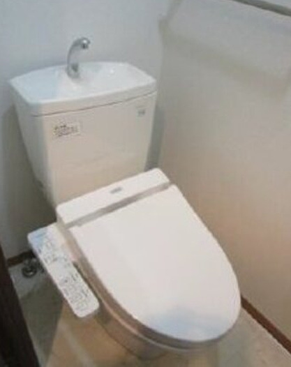トイレ　別部屋の画像を使用しております。