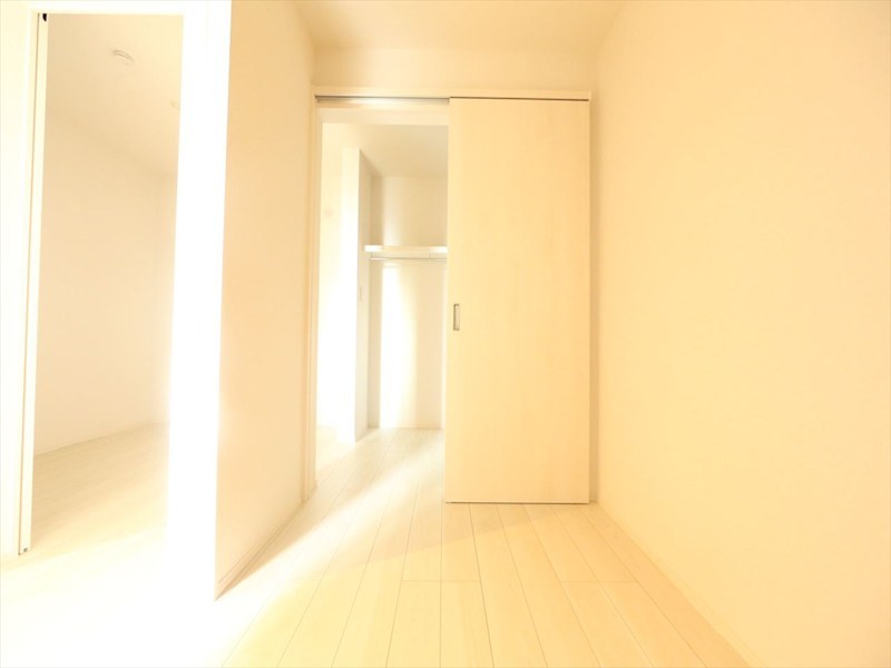 その他　洋室3.5帖　ウォークインクローゼット付　同仕様写真