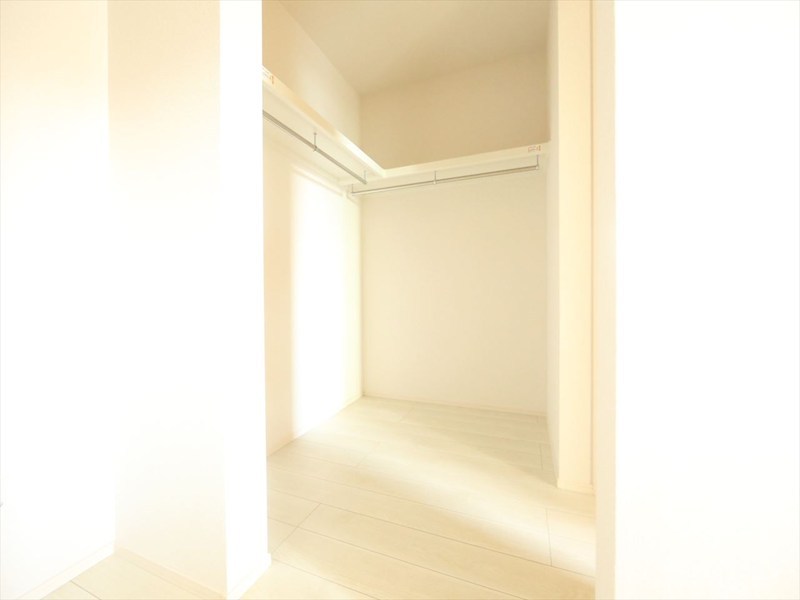 収納　ウォークインクローゼット（収納充実してます）　同仕様写真