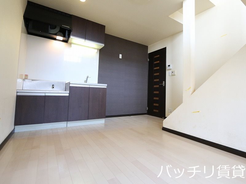 居室・リビング　画像は同型タイプの為、現状を優先致します。