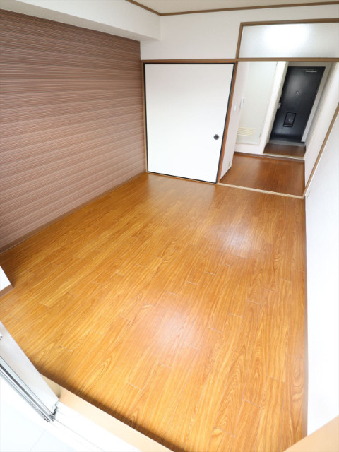 居室・リビング　6帖の洋室です