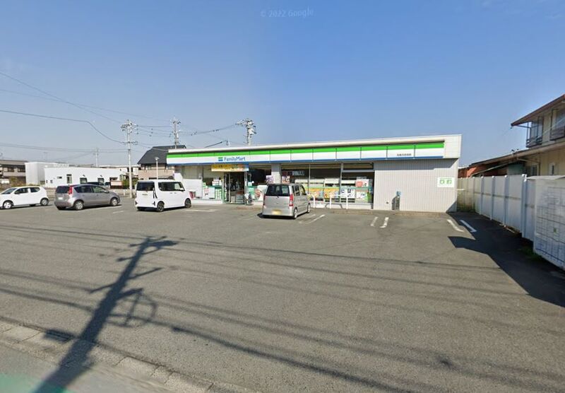 コンビニ　ファミリーマート松阪五反田店（コンビニ）まで594m