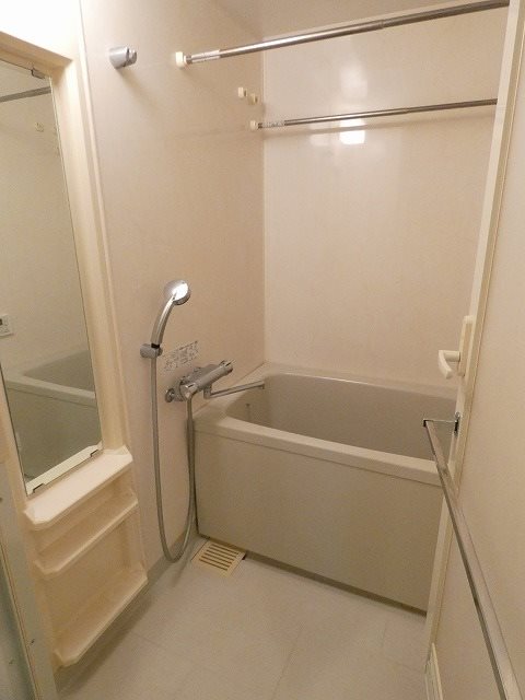 バス・シャワールーム　バス※別部屋参考写真