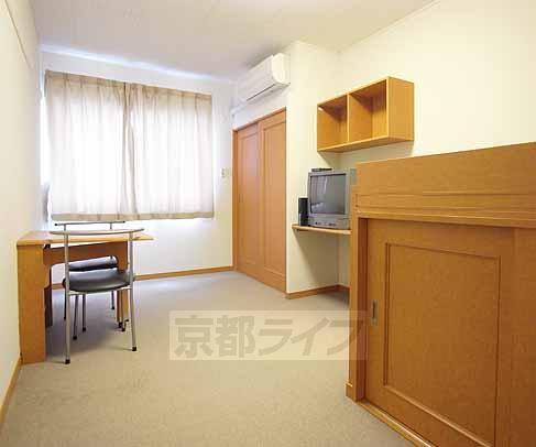居室・リビング　家電・家具付きの部屋です。