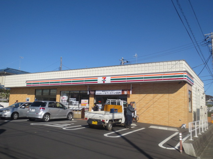 コンビニ　セブンイレブン 藤沢亀井野4丁目店（コンビニ）まで549m