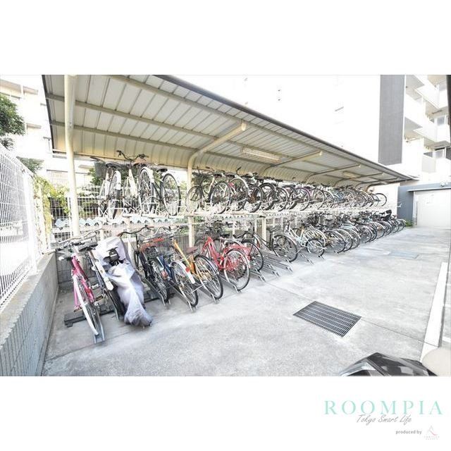 トイレ　駐輪場