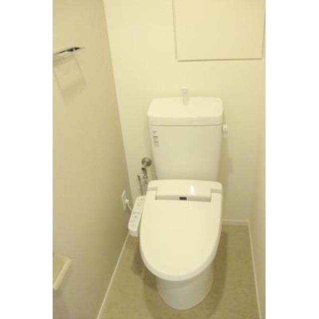 トイレ　※写真は同タイプ住戸です。