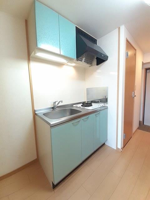 キッチン　２口ガスコンロ付のキッチン♪収納もしっかりしてます♪