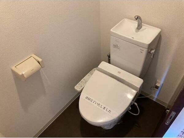 トイレ　清潔感のあるトイレです