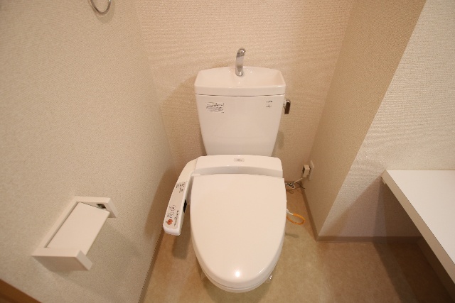 トイレ　※別室の参考写真の為、現況優先です。